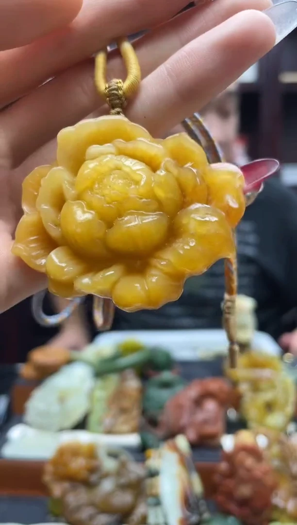 未镶嵌岫玉吊坠·