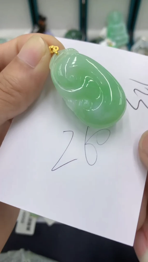 翡翠18K金镶嵌颈饰翡翠