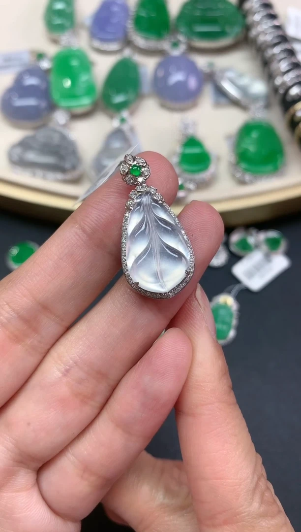 【闪购商品】翡翠吊坠(不含链)18K金镶嵌A271|8800