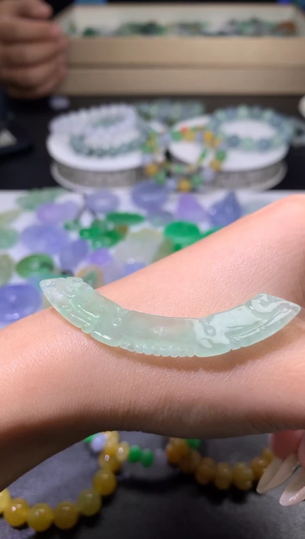未镶嵌定制翡翠毛货