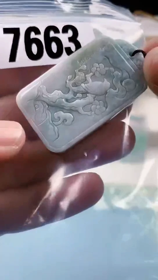 【闪购商品】翡翠挂件未镶嵌天然翡翠吊坠挂件