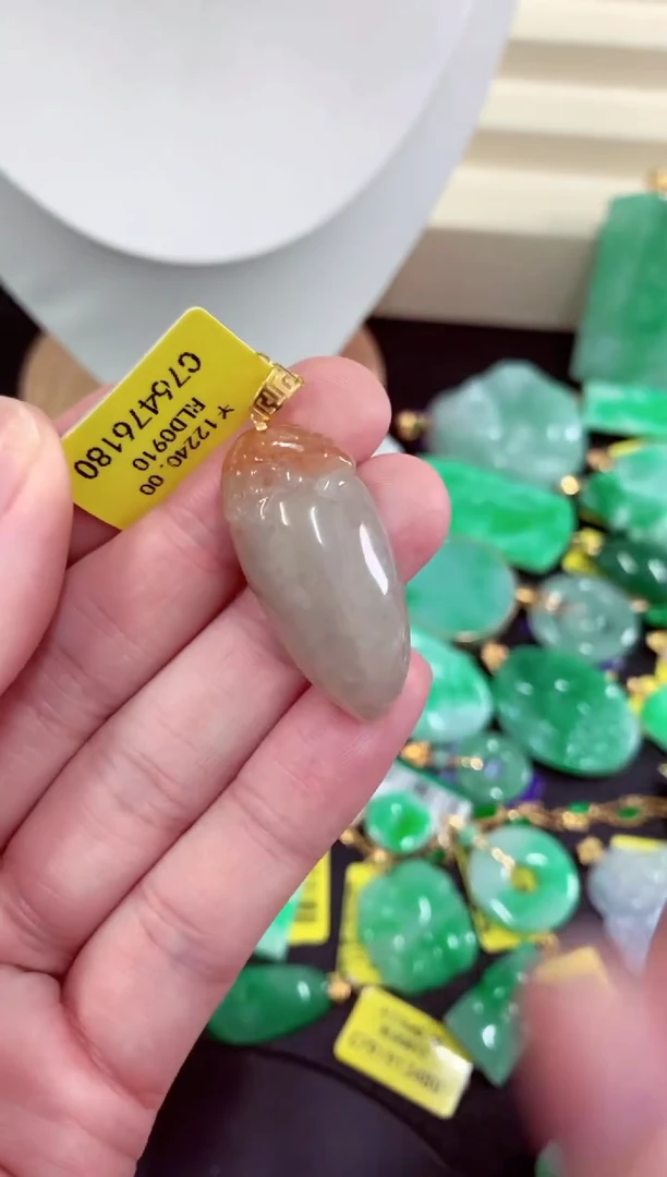 吊坠(不含链)18K金镶嵌翡翠挂件