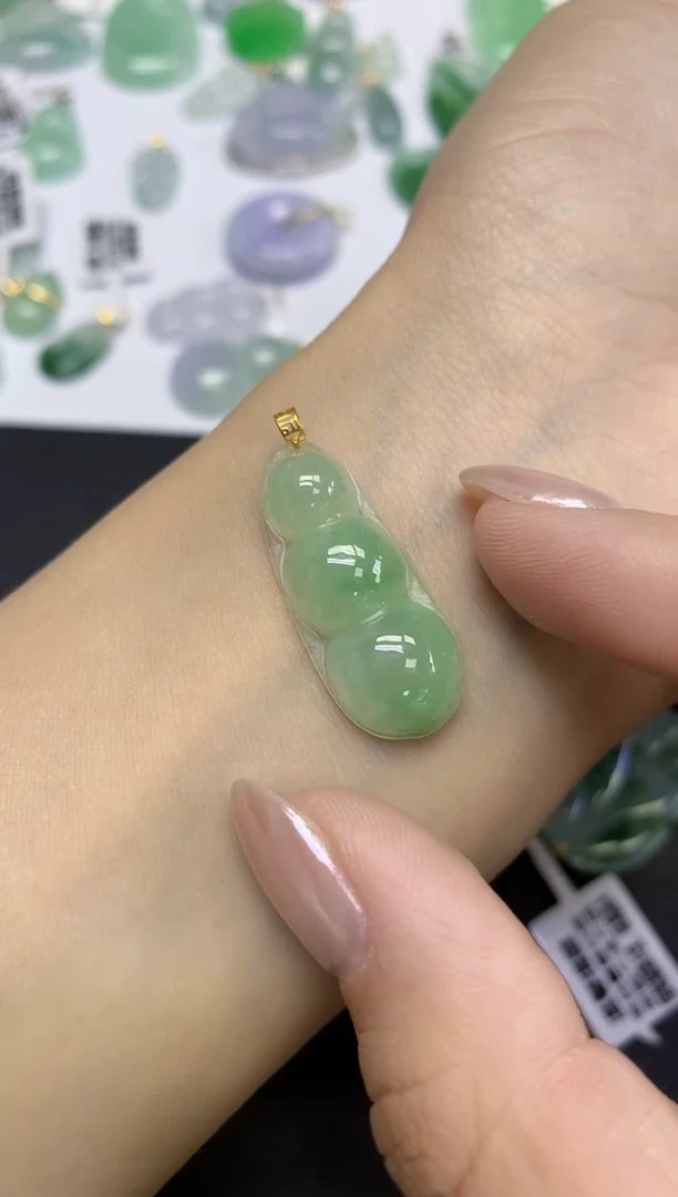 颈饰18K金镶嵌翡翠天然缅甸翡翠A货百元以上9元证书费自理