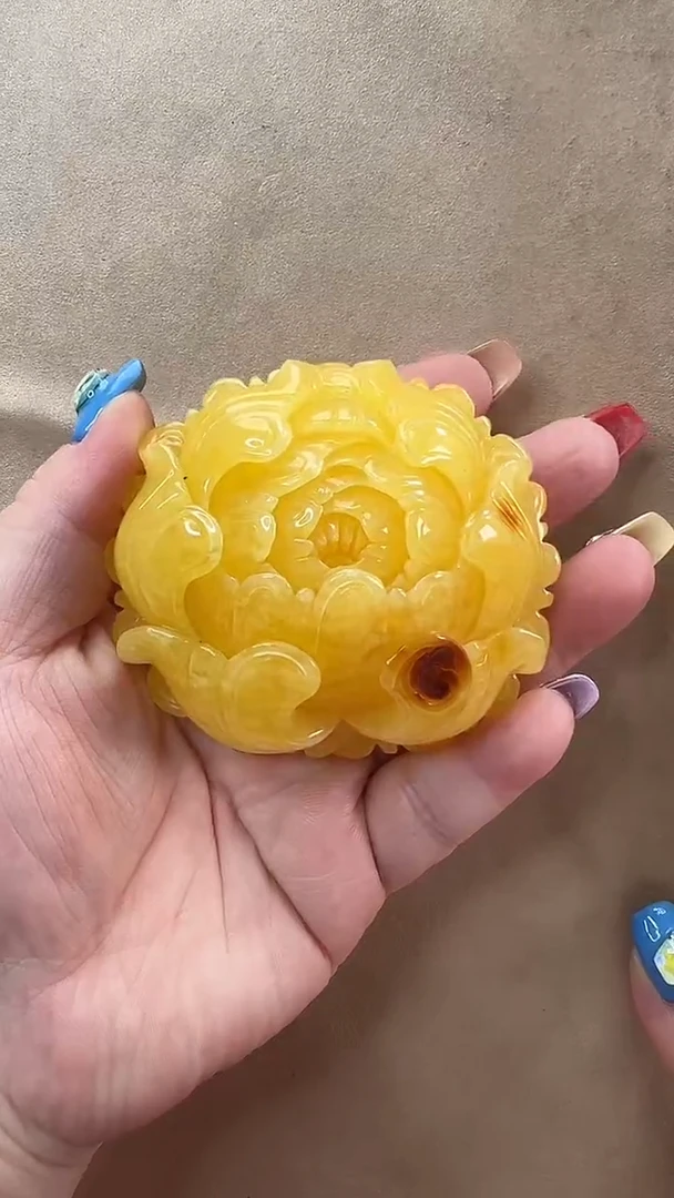 未镶嵌颈饰琥珀吊坠