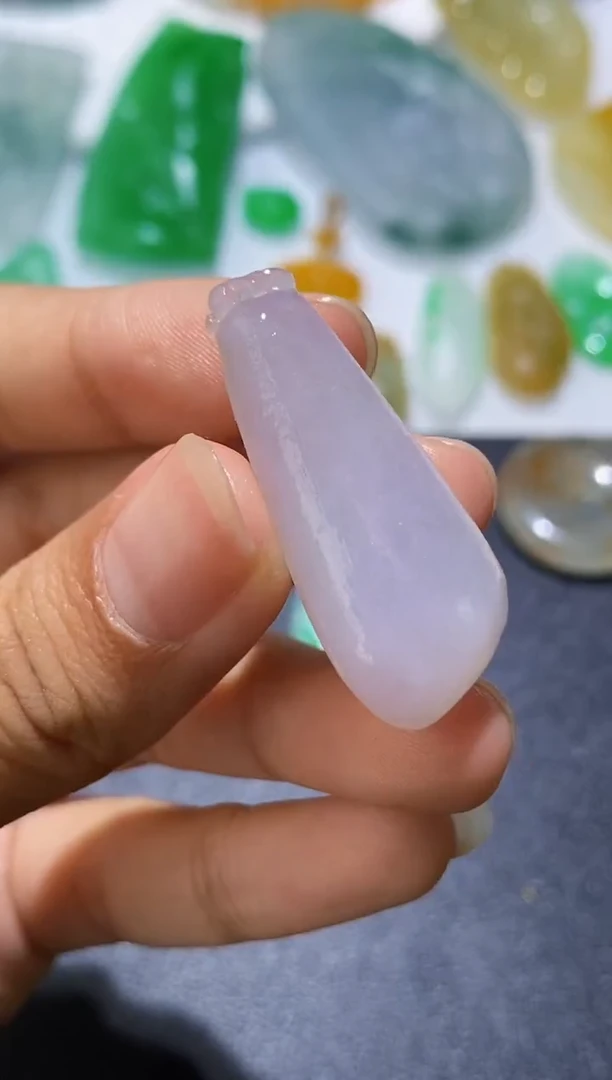 未镶嵌定制翡翠藕粉玉宝瓶