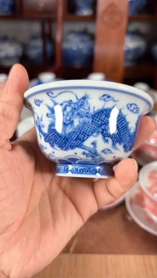 柴窑青花五龙压手杯杯
