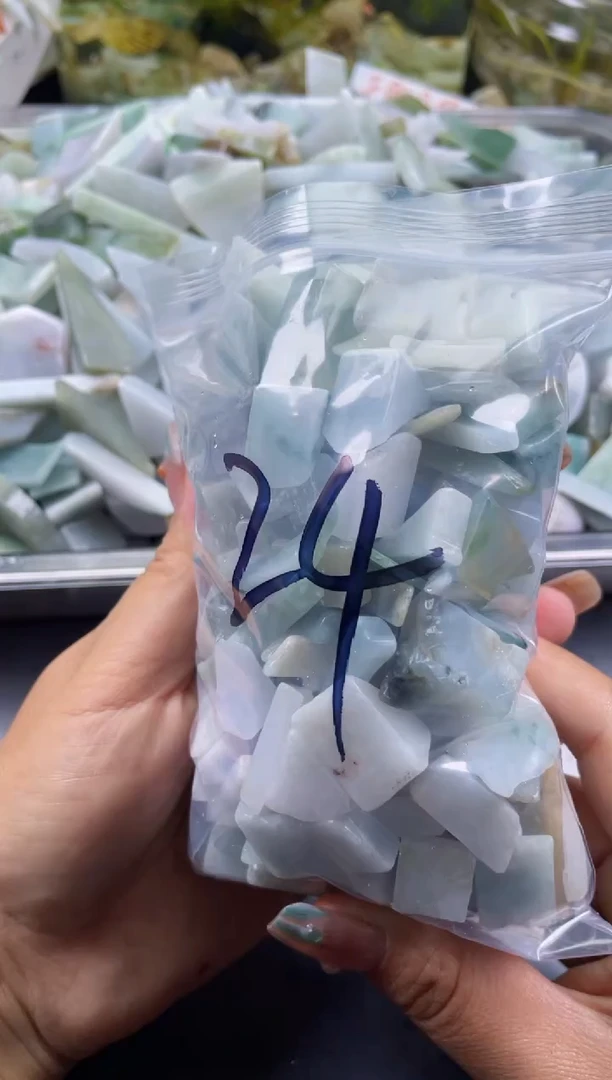 配石翡翠天然翡翠小号500克24
