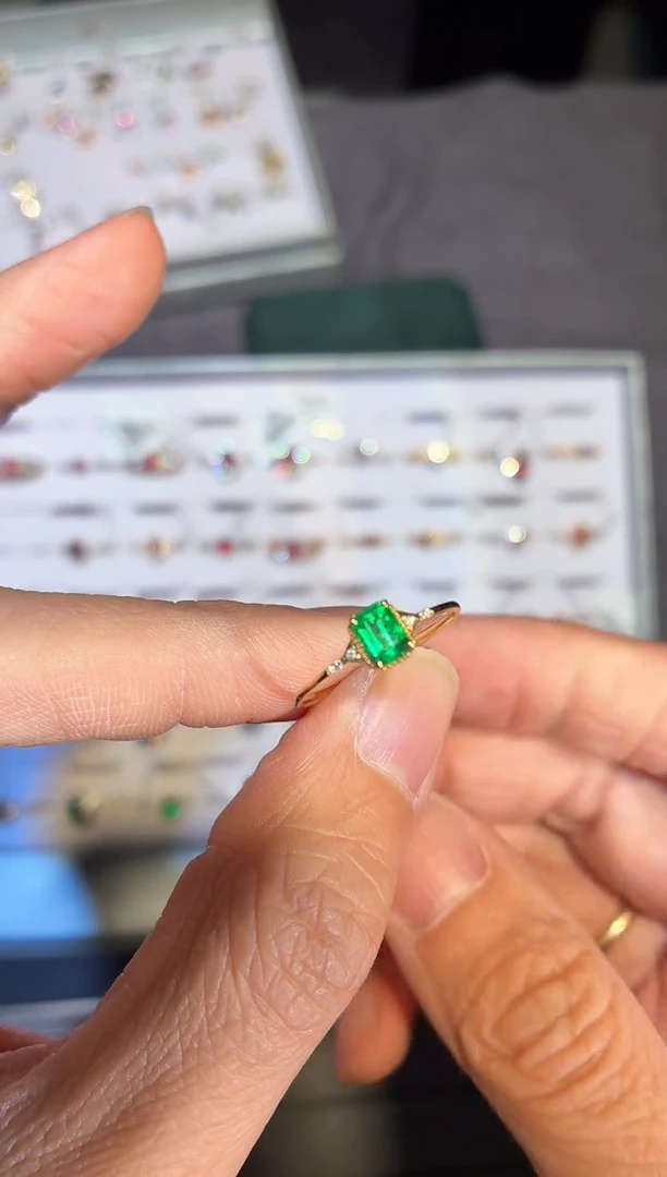 18K金镶嵌戒指祖母绿【闪购】0.45ct/同步展会价