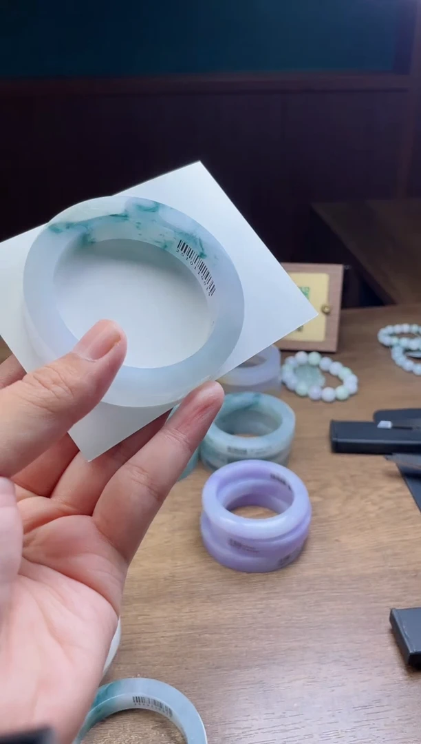 未镶嵌手镯定制翡翠莫*定制