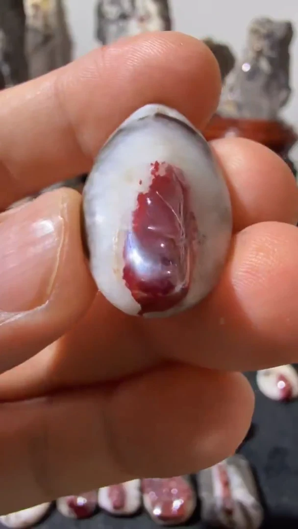 天然辰砂天然辰砂天然朱砂大晶砂随行吊坠