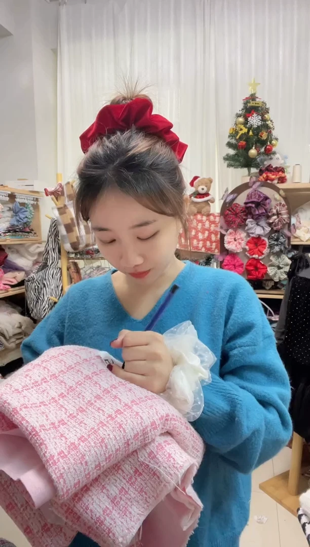 化纤1米 粉白银线格带衬小香风面料