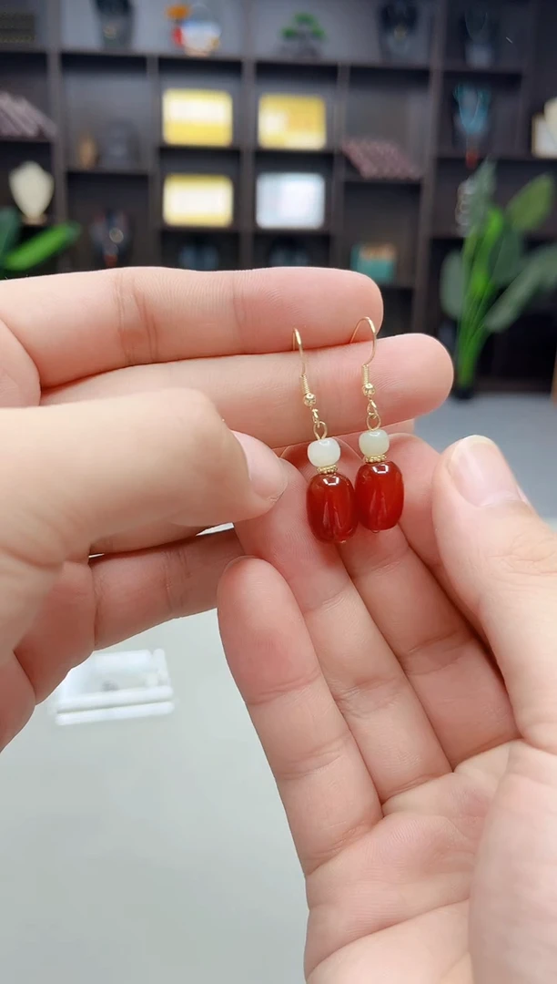 银S925镶嵌耳饰玛瑙/玉髓335000