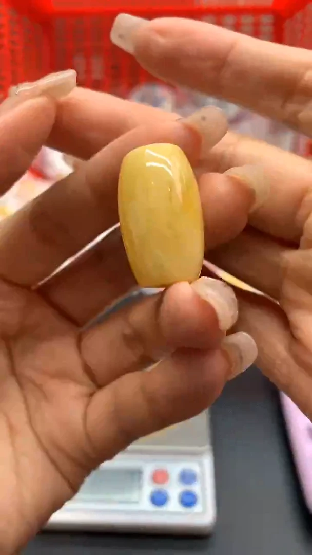 未镶嵌琥珀珠宝奇石544