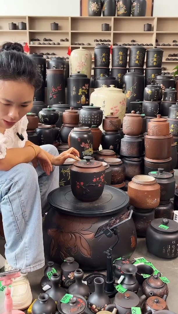 罐瑕疵茶叶罐  红梅方尖  408