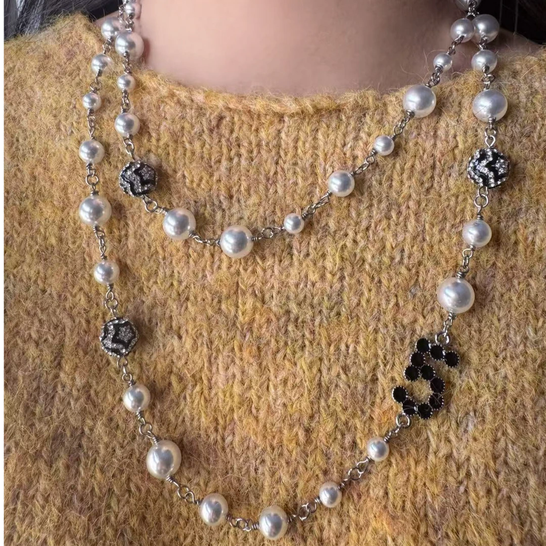 铜合金仿珍珠项链 素款轻奢风黑色格纹81cm及以上合金气质链条女