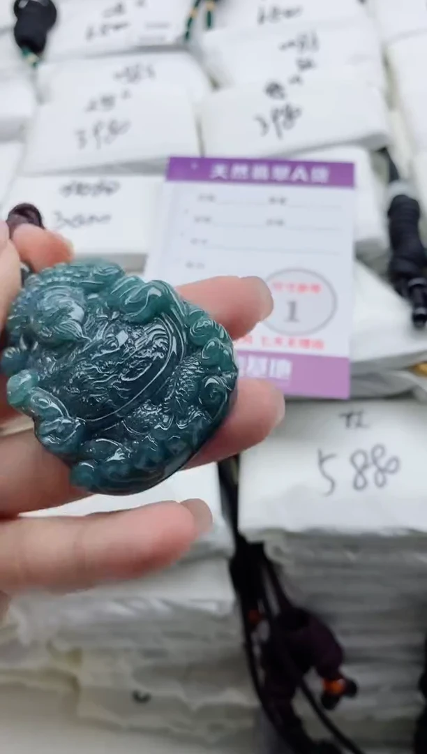 颈饰未镶嵌翡翠8