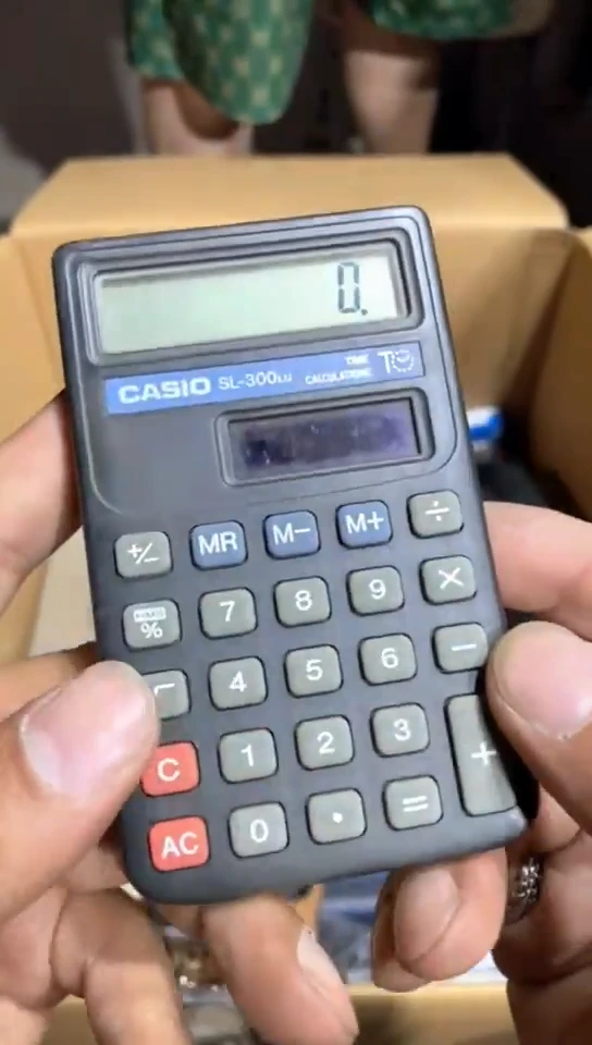8新中古商品，瑕疵品，不保好坏。538