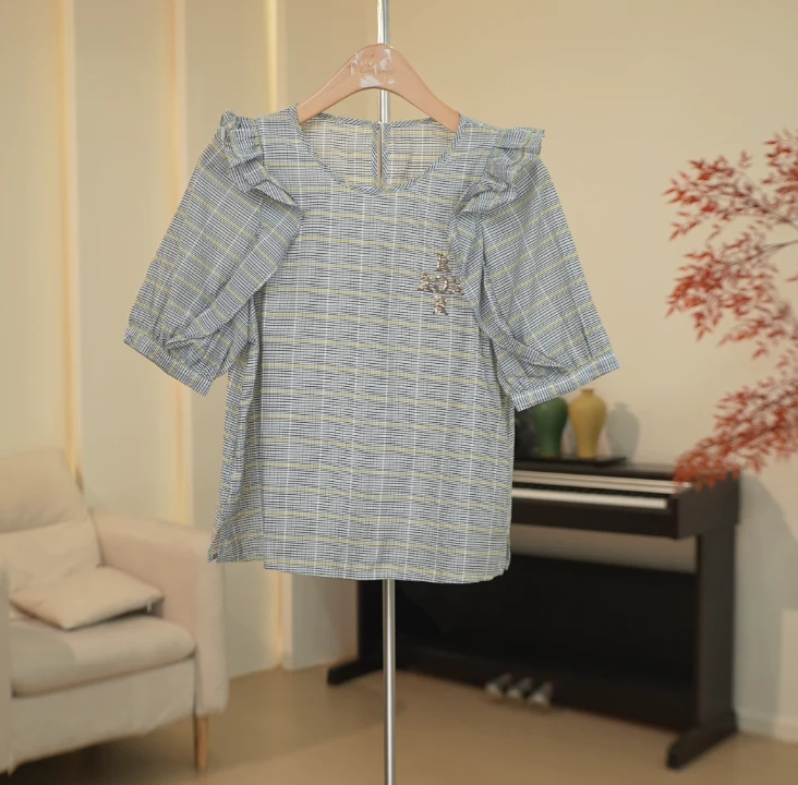 YS026 木耳边装饰两片字母格纹上衣女 310411126