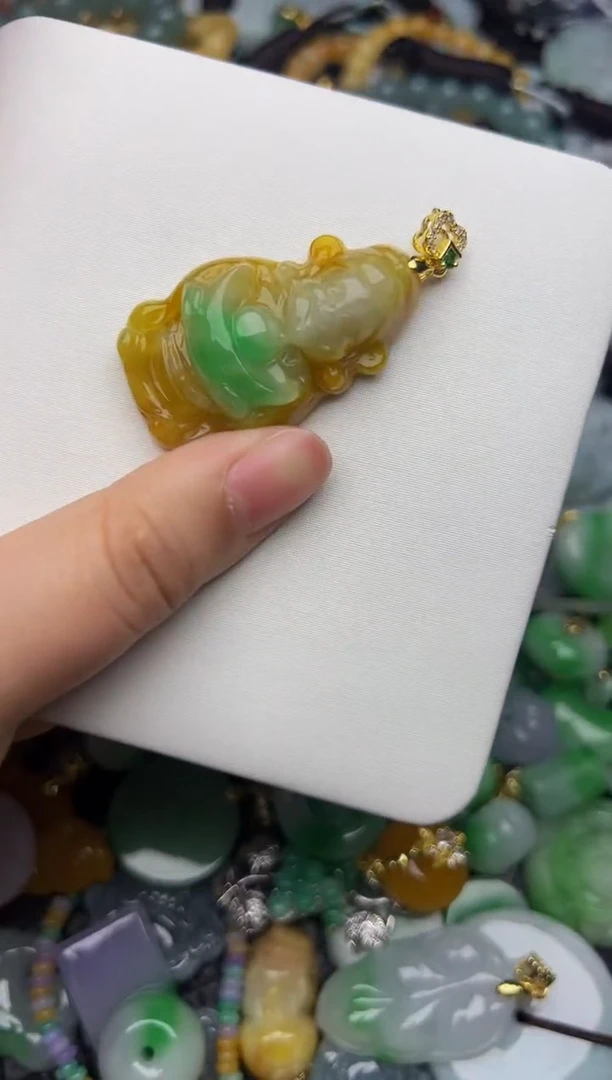 翡翠未镶嵌颈饰天然缅甸翡翠吊坠