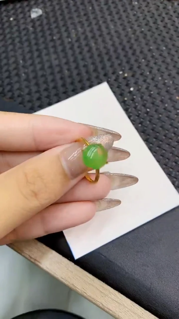 颈饰未镶嵌翡翠1