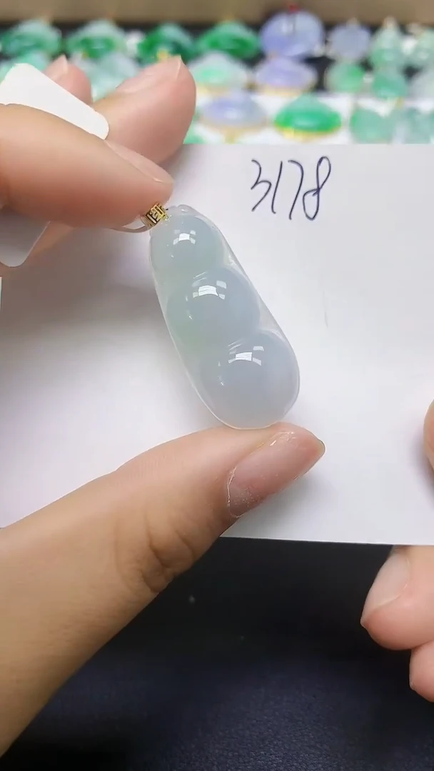 翡翠18K金镶嵌颈饰 天然缅甸翡翠A货