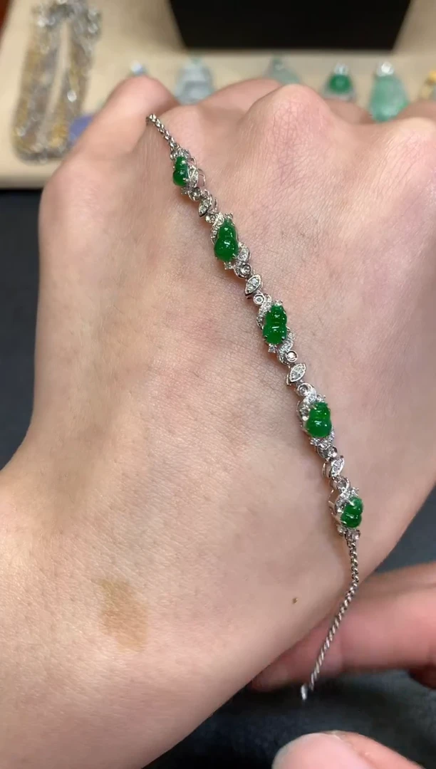 【闪购商品】翡翠手链18K金镶嵌葫芦【无服务费】