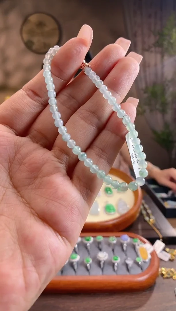 翡翠未镶嵌吊坠(不含链)手串