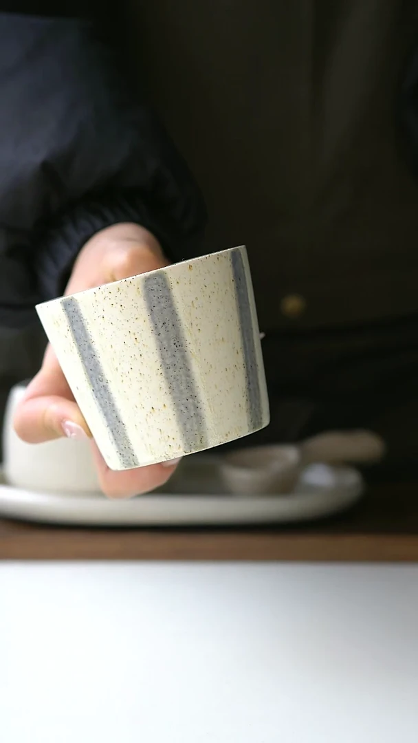 【闪购商品】陶瓷手作提拉米苏猪口杯@4-2@