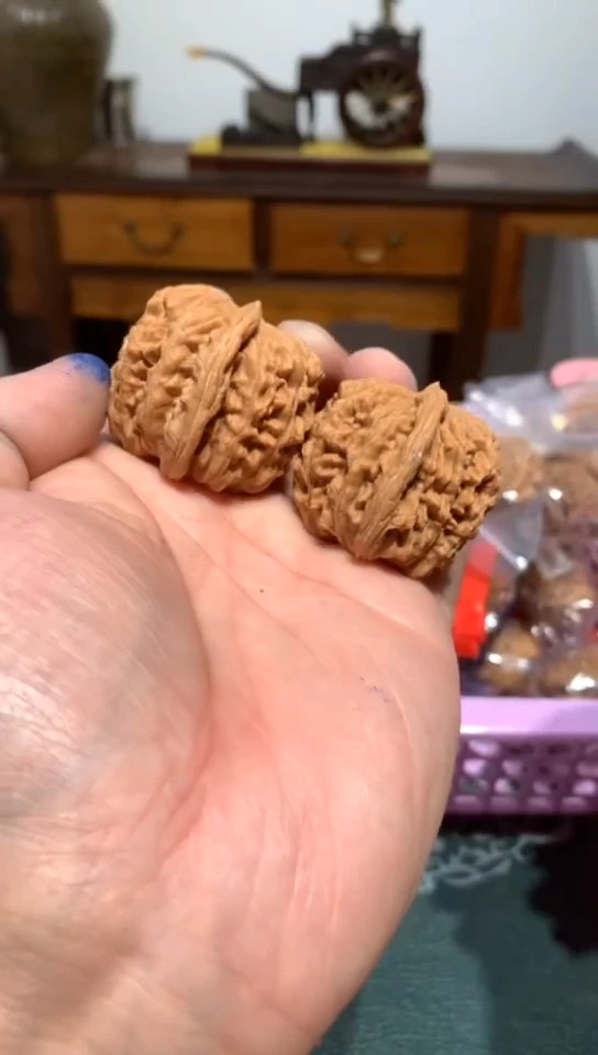 【闪购商品】文玩核桃吊坠四座楼核桃