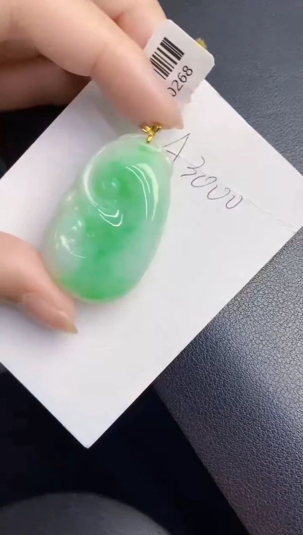 翡翠18K金镶嵌颈饰0000000000