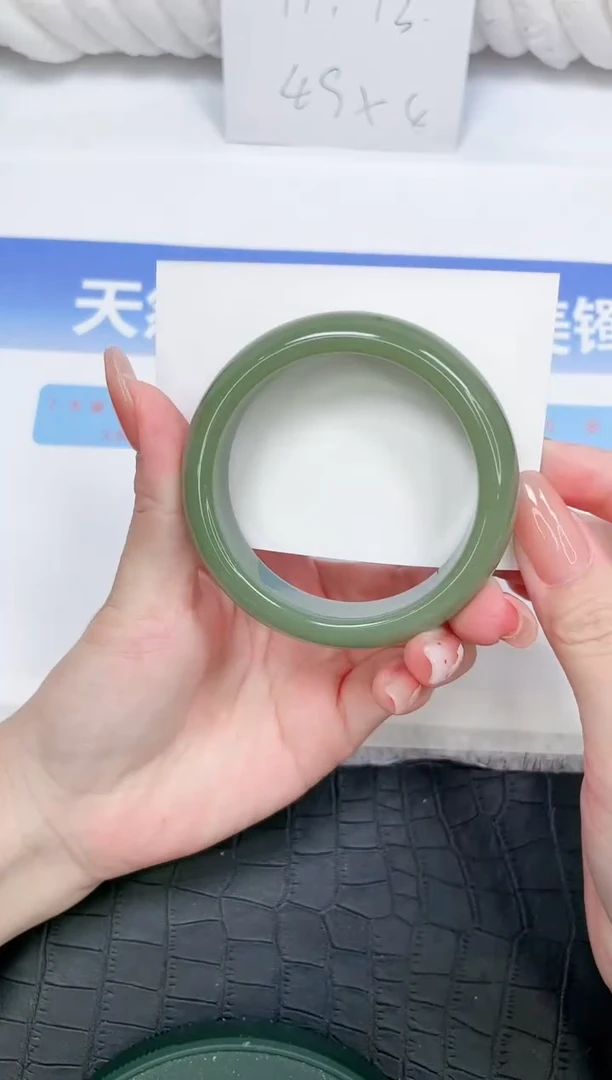 未镶嵌手镯石英质玉7-56