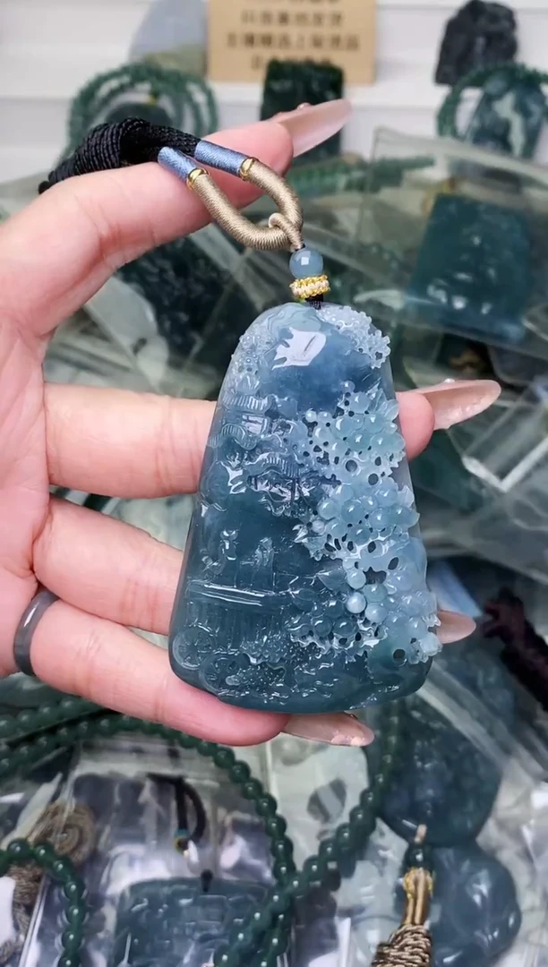 颈饰未镶嵌翡翠