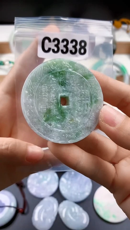 颈饰未镶嵌翡翠天然翡翠吊坠挂件