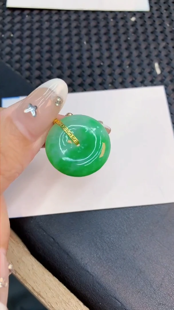 翡翠18K金镶嵌吊坠(不含链)1