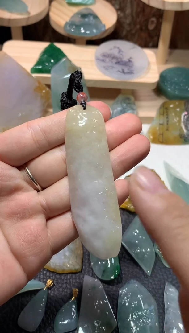 吊坠(不含链)未镶嵌翡翠吊坠