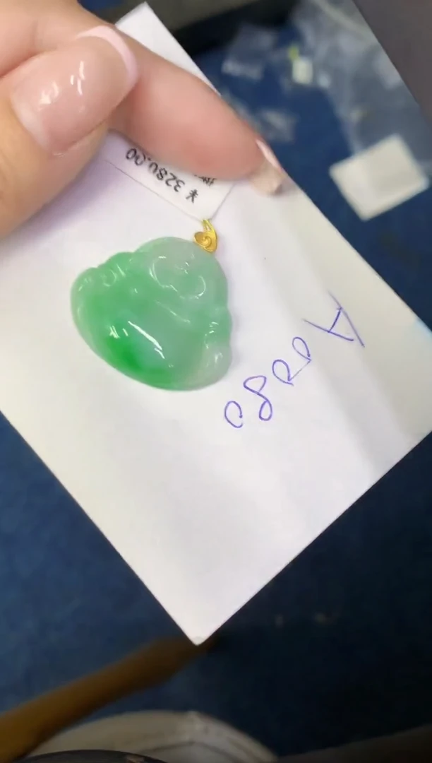 翡翠18K金镶嵌颈饰缅甸天然翡翠A货