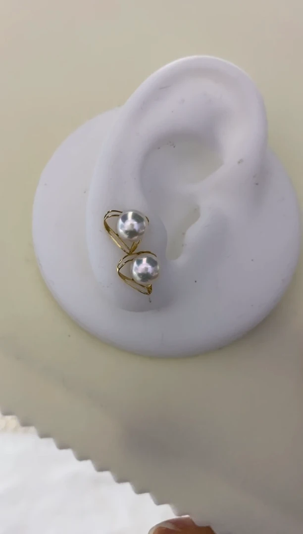 18K金镶嵌耳钉海水珍珠akoya福到耳钉 6-7mm