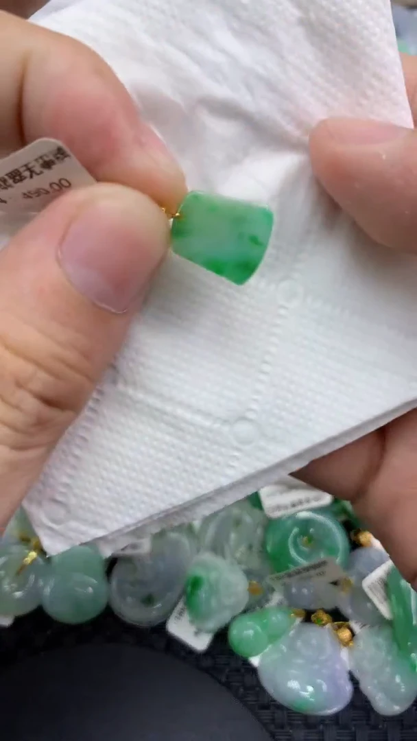 翡翠18K金镶嵌颈饰1111111