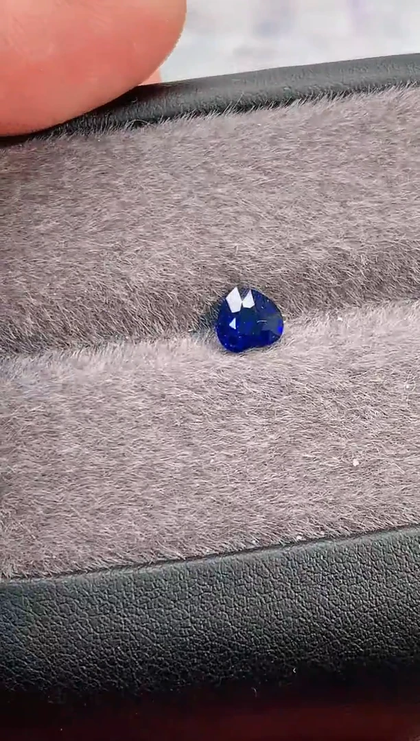 蓝宝石裸石1.0-5000天然皇家蓝蓝宝石