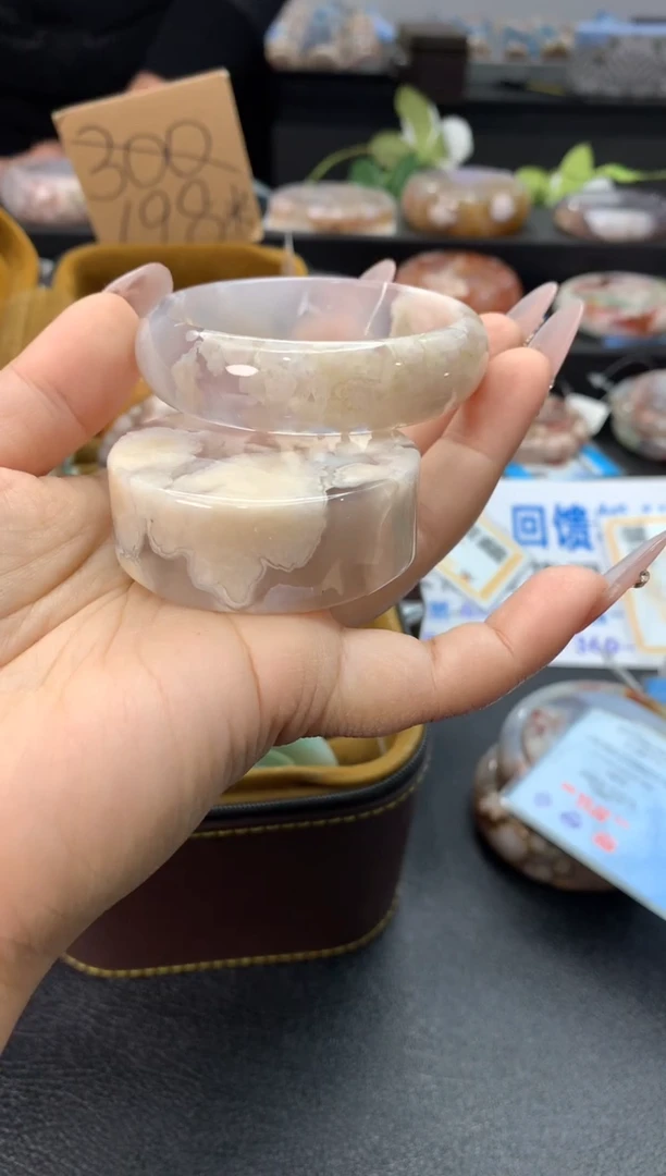 未镶嵌手镯石英质玉（53-54圈口）赠送镯心