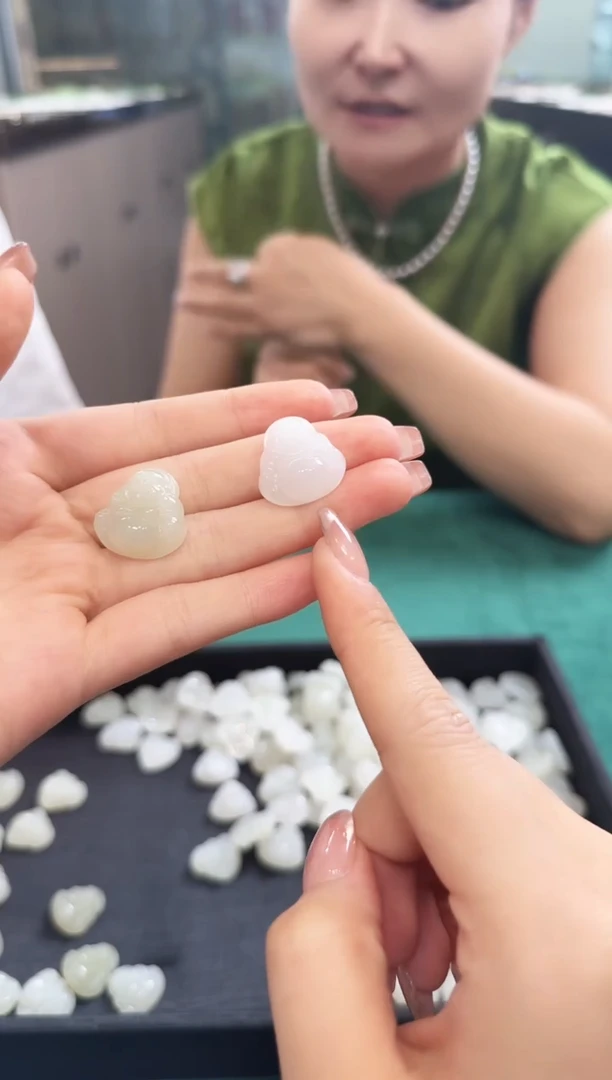 和田玉未镶嵌颈饰BY2佛公多样性发其一