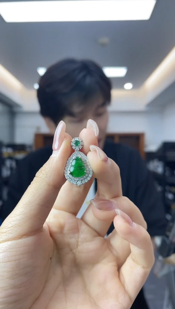 翡翠未镶嵌颈饰多样性一件发货