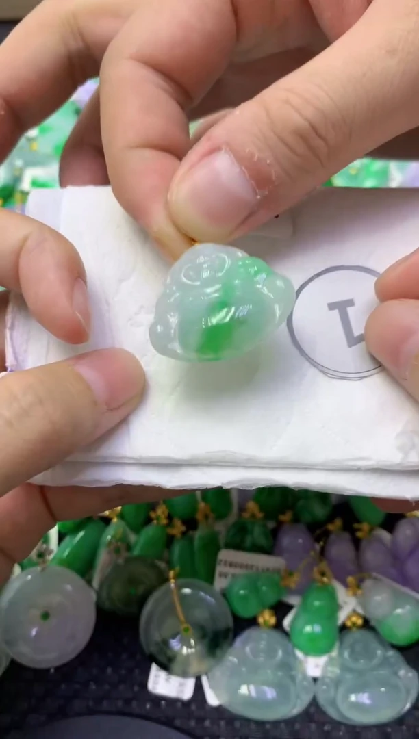 颈饰未镶嵌翡翠天然缅甸翡翠A货