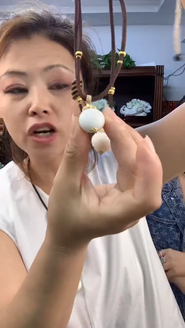 蛇纹石玉未镶嵌转转珠老号从起，福利不断。