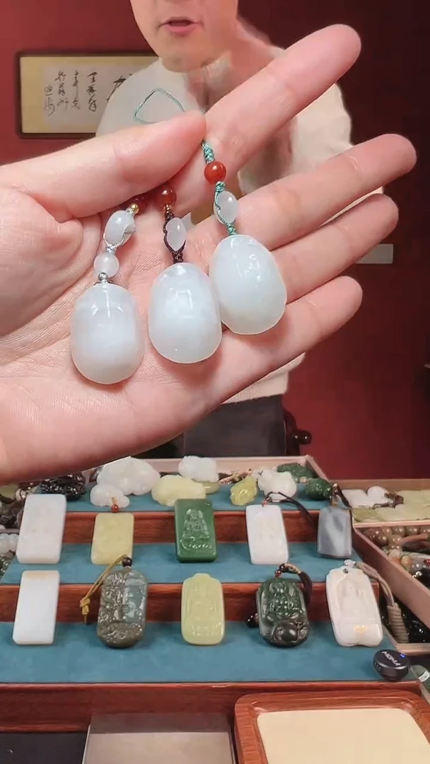 吊坠(不含链)未镶嵌和田玉30拍一发一