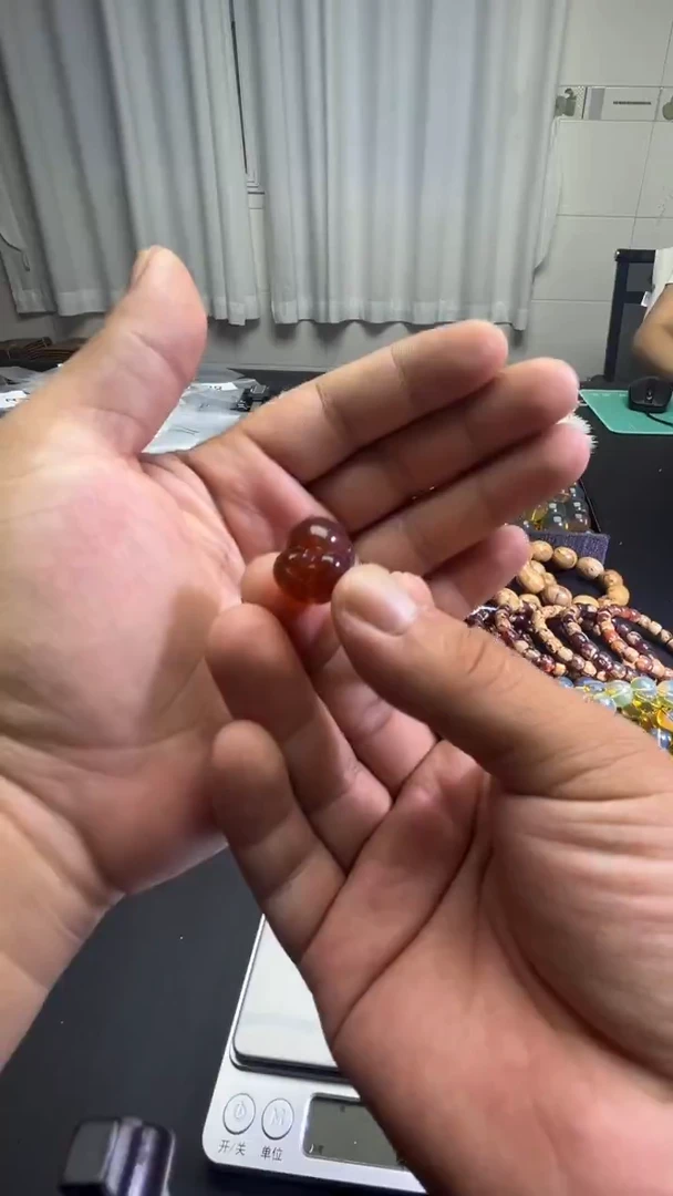 未镶嵌琥珀裸石12