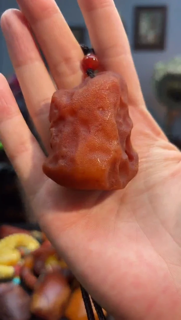 琥珀颈饰未镶嵌吊坠