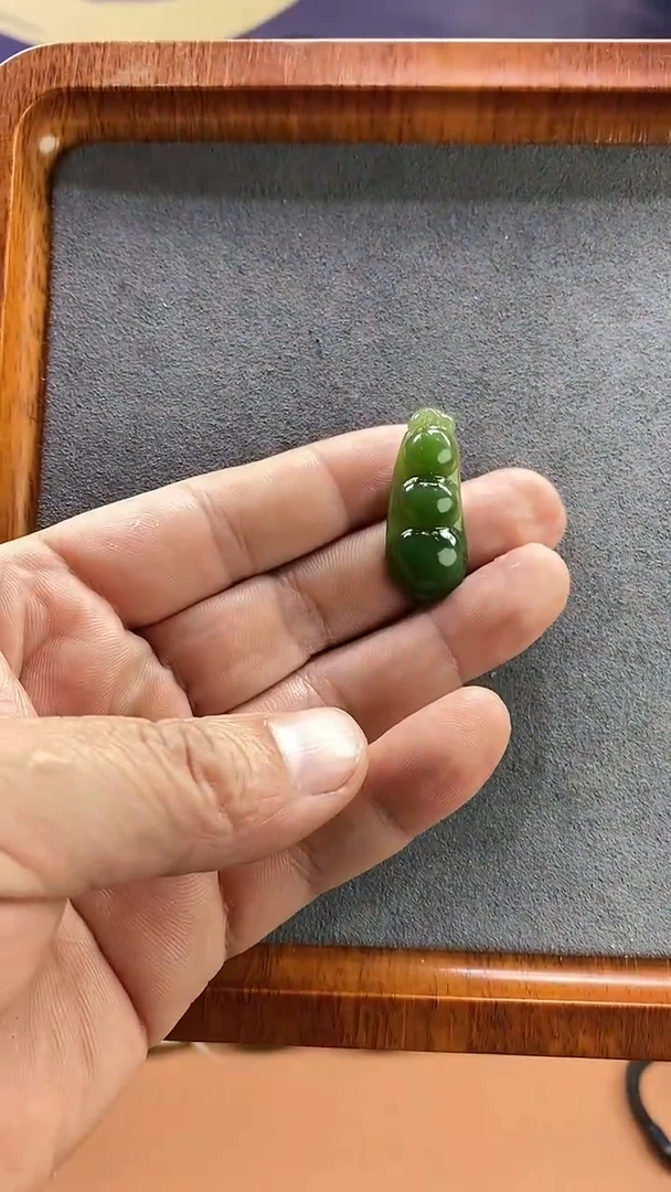 【闪购商品】和田玉（碧玉）吊坠(不含链)未镶嵌精品和田玉碧玉四季豆