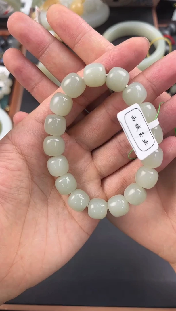 未镶嵌手串和田玉且末青白老型珠手串卡12微色差