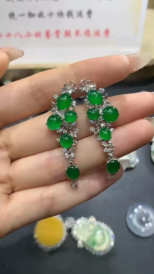 【闪购商品】翡翠耳饰18K金镶嵌60团购